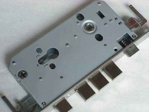 黄龙24小时上门开锁公司